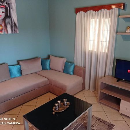 Bratis House Apartment Вартоломион Екстериор снимка