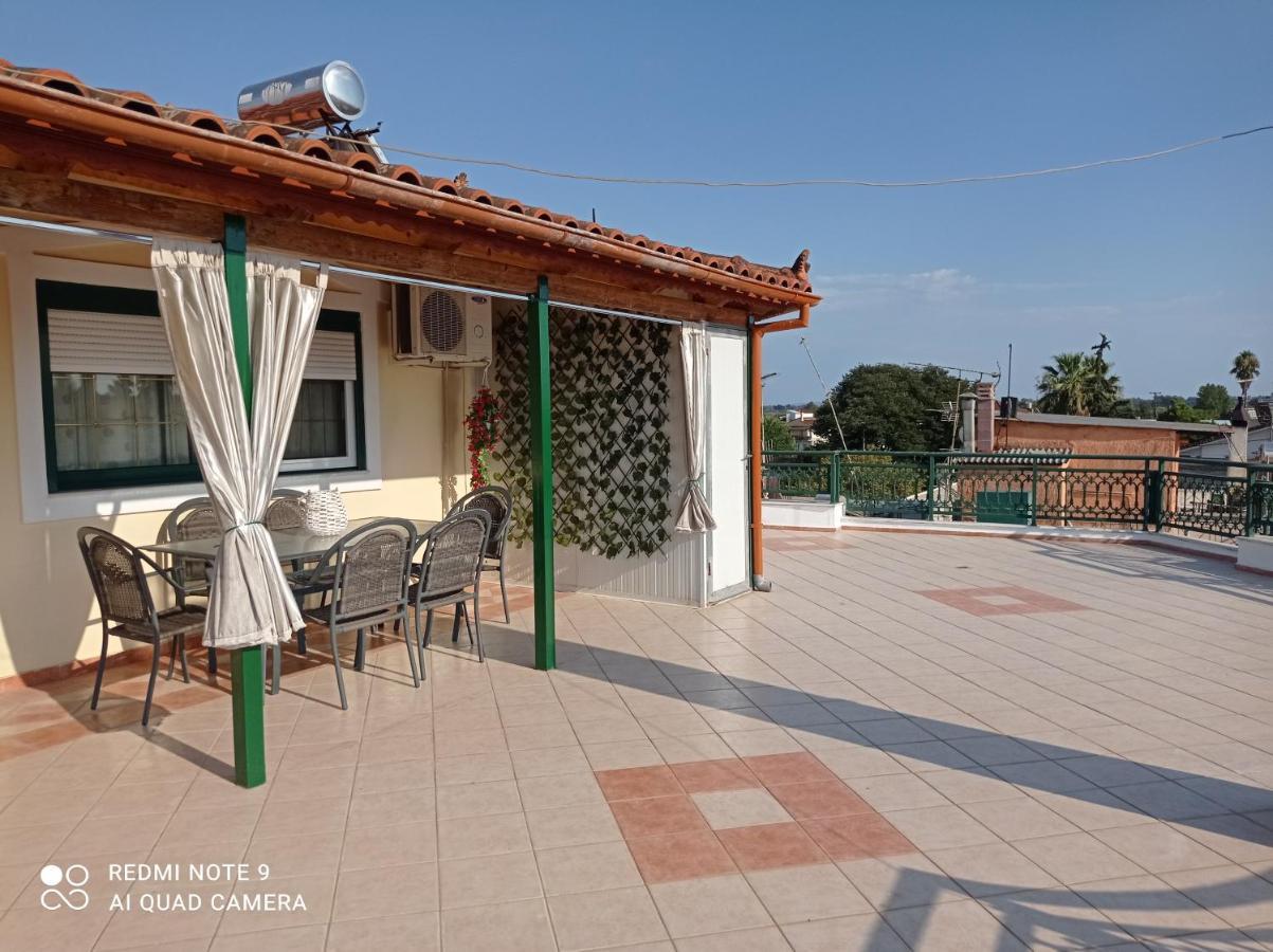 Bratis House Apartment Вартоломион Екстериор снимка