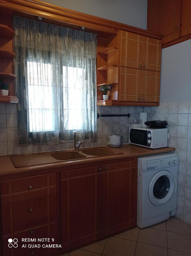 Bratis House Apartment Вартоломион Екстериор снимка
