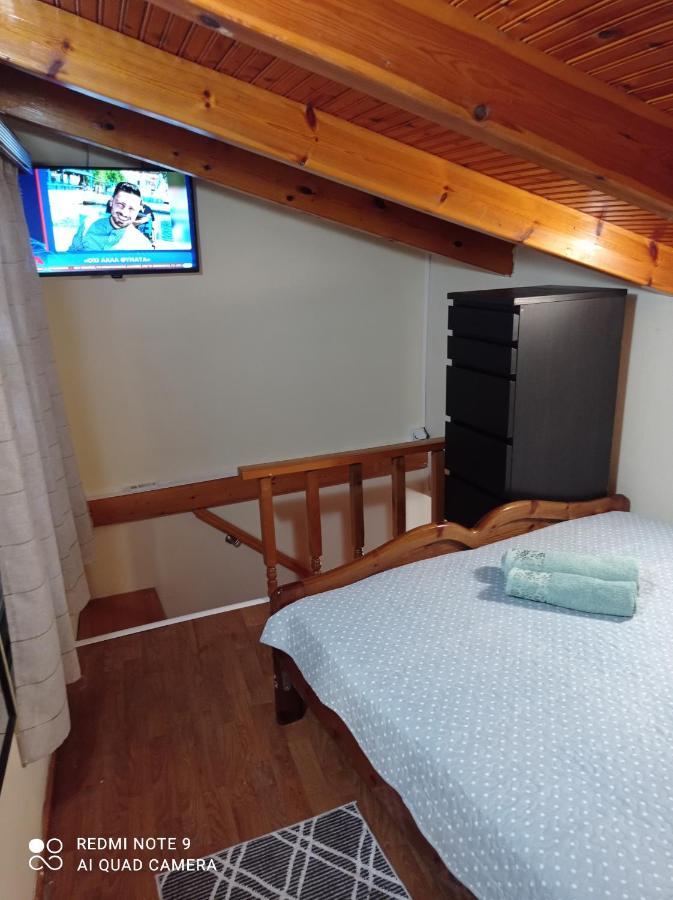 Bratis House Apartment Вартоломион Екстериор снимка